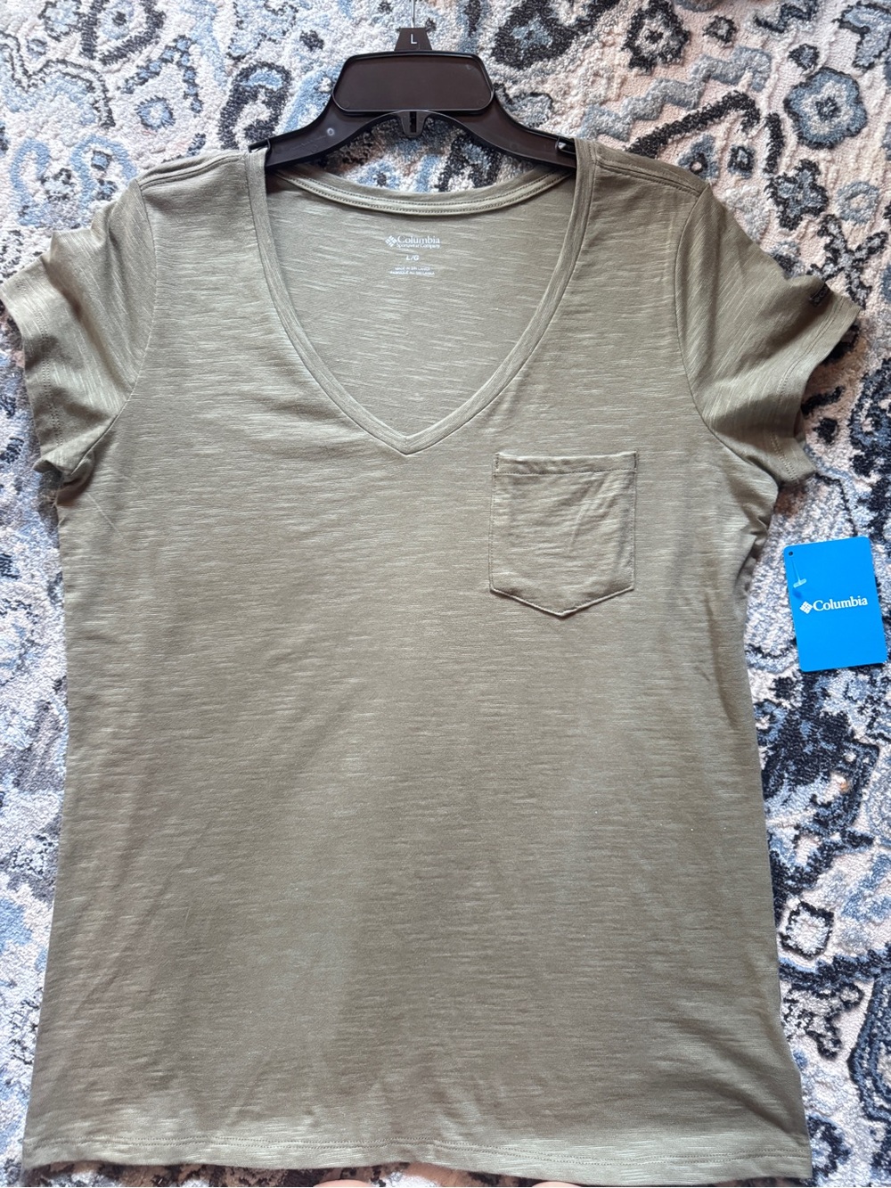 Columbia Olive Green V-Neck Short Sleeve Pocket Tee